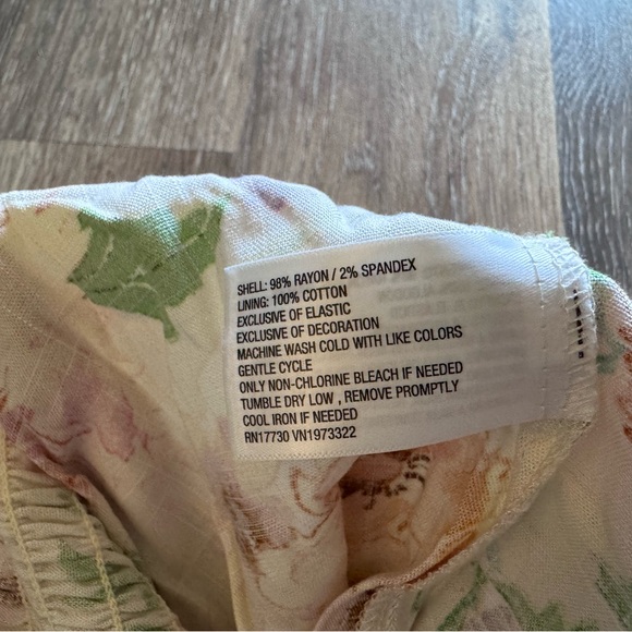 Women’s Hook and Eye Romper - Picture 10 of 10